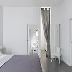 Trastevere Modern 4br 4baths, Wifi, Ac, Custom Kitchen, Living Lägenhet