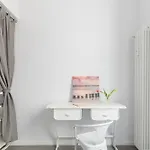 Trastevere Modern 4br 4baths, Wifi, Ac, Custom Kitchen, Living *