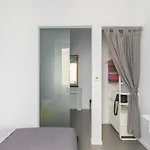 Trastevere Modern 4br 4baths, Wifi, Ac, Custom Kitchen, Living * Rom