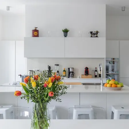 Trastevere Modern 4br 4baths, Wifi, Ac, Custom Kitchen, Living Daire *