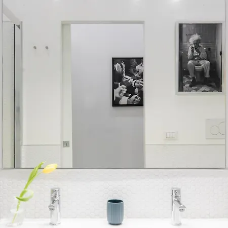 Daire Trastevere Modern 4br 4baths, Wifi, Ac, Custom Kitchen, Living Roma