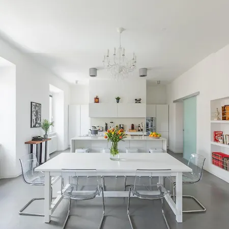 Trastevere Modern 4br 4baths, Wifi, Ac, Custom Kitchen, Living *