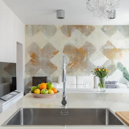 Trastevere Modern 4br 4baths, Wifi, Ac, Custom Kitchen, Living *